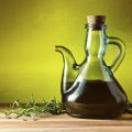 Что полезнее: оливковое масло или подсолнечное масло? Свойства, противопоказания, особенности применения