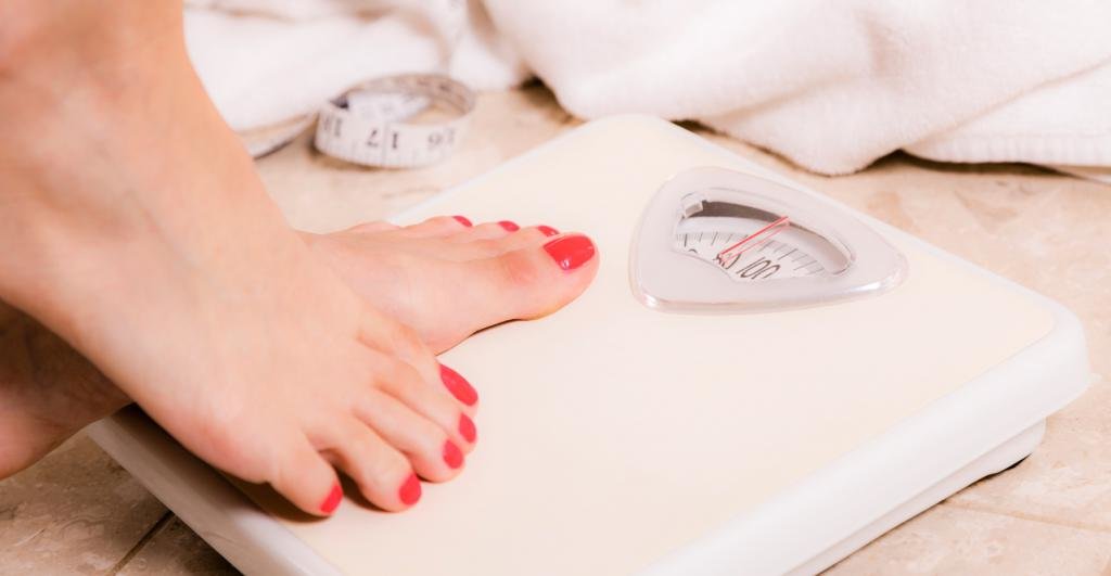 измерение массы на весах