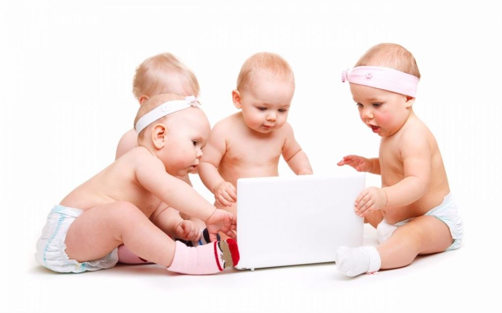 Малыши у компьютера
